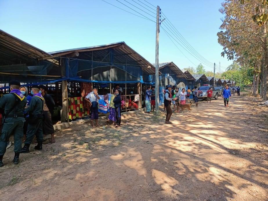 One thousand villagers fled into Thailand due to Fighting continues between the KNLA and the military junta in Lay Kay Kaw, Myawaddy township, Karen State